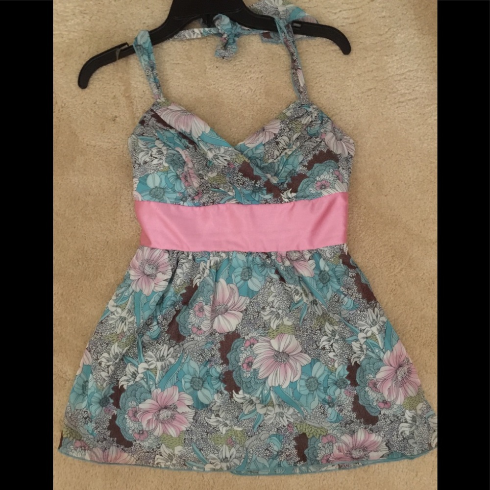 🌸 gorgeous flowery halter 🌸